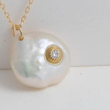 Load image into Gallery viewer, Petal and diamond single drop necklace