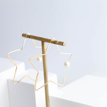 Load image into Gallery viewer, Symbol star hoop earring