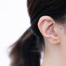 Load image into Gallery viewer, Bunny diamond stud