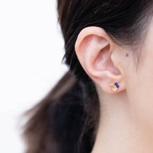 Load image into Gallery viewer, Daisy lapis lazuli butterfly earrings