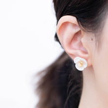 Load image into Gallery viewer, Plum flower pearl butterfly earrings