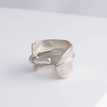 Load image into Gallery viewer, Silver large feather ring
