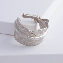 Load image into Gallery viewer, Silver large feather ring