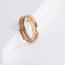 Load image into Gallery viewer, Gold infinity feather ring