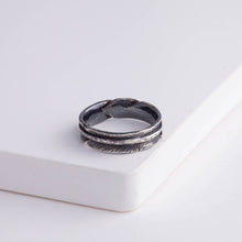 Load image into Gallery viewer, Oxidized silver infinity feather ring