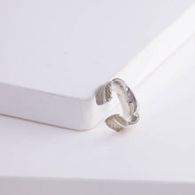 Load image into Gallery viewer, Silver infinity feather ear cuff (small)