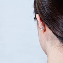 Load image into Gallery viewer, Silver infinity feather ear cuff (small)