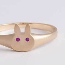 Load image into Gallery viewer, Ruby bunny signet ring