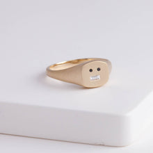 Load image into Gallery viewer, Small face signet ring with black and baguette diamond