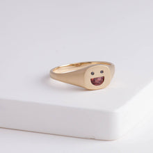 Load image into Gallery viewer, Small happy face signet ring