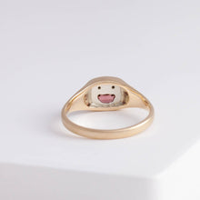 Load image into Gallery viewer, Small happy face signet ring