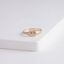 Load image into Gallery viewer, Black diamond cat signet ring
