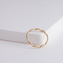 Load image into Gallery viewer, Pointed wavelets ring