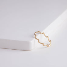 Load image into Gallery viewer, Slanted wavelets ring