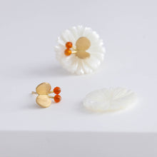 Load image into Gallery viewer, Daisy carnelian butterfly earrings