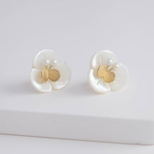 Load image into Gallery viewer, Plum flower pearl butterfly earrings