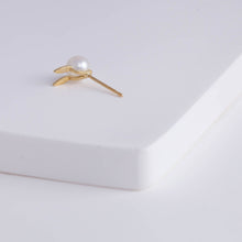 Load image into Gallery viewer, Bunny akoya pearl stud