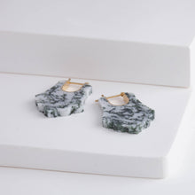 Load image into Gallery viewer, Crest white moss agate Acanthus earrings