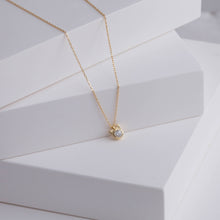 Load image into Gallery viewer, Cat diamond necklace