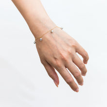 Load image into Gallery viewer, Baby akoya pearl bracelet - Kolekto
