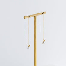 Load image into Gallery viewer, Baby Akoya pearl single pearl diamond drop earrings - Kolekto