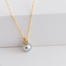 Load image into Gallery viewer, Baby Akoya pearl single pearl diamond necklace
