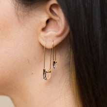 Load image into Gallery viewer, Drop mini oval quartz earring - Kolekto