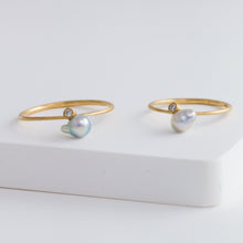 Load image into Gallery viewer, Baby Akoya pearl single pearl diamond ring - Kolekto