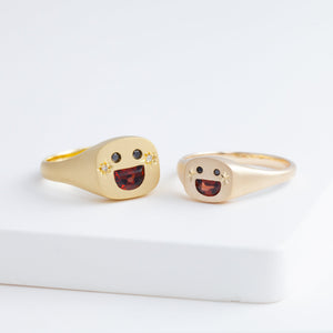 Small happy face signet ring with sparkly cheeks