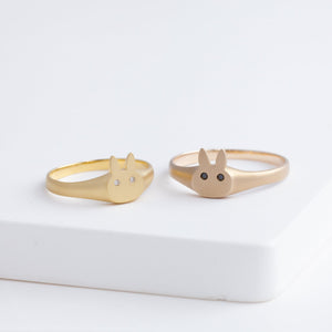 Bunny black diamond signet ring