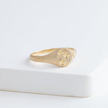 Load image into Gallery viewer, Diamond starry signet ring
