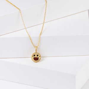 Big smile pendant necklace