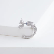 Load image into Gallery viewer, Cat through earring (rhodium plated silver)
