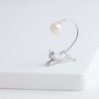 Cat tail earring (rhodium plated silver)