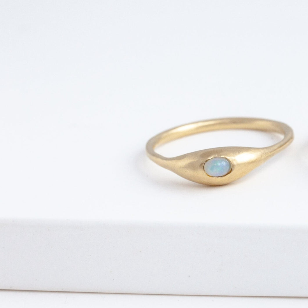 Yui small opal ring