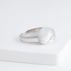 Mini rock faceted round milky quartz ring - silver