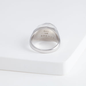 Mini rock faceted round milky quartz ring - silver