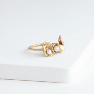 Gold petal four petal ring with pearls