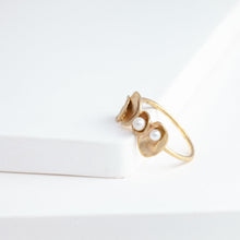 Load image into Gallery viewer, Gold petal four petal ring with pearls
