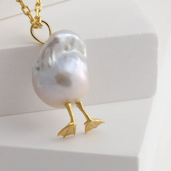 Duck butt necklace