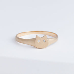 White diamond cat signet ring