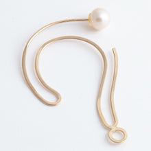 Load image into Gallery viewer, Symbol question hoop earring
