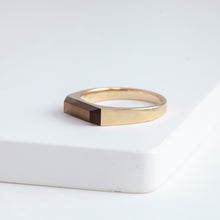 Load image into Gallery viewer, Smoky quartz signet ring
