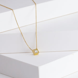 Position yellow gold square frame round diamond necklace (No. 3163)