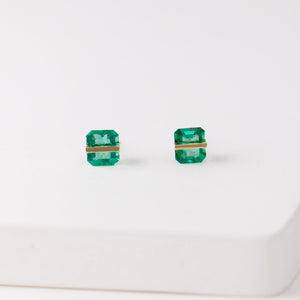 Band emerald studs (No. 2974)