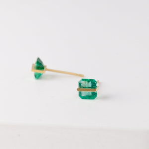 Band emerald studs (No. 2974)