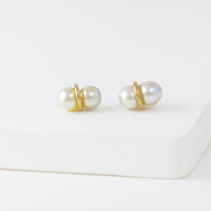 Medium twin pearl earrings