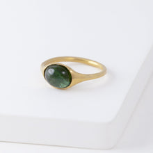 Load image into Gallery viewer, Maxi Yui green tourmaline ring
