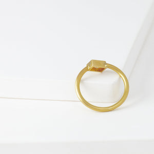 Position yellow gold rectangle frame marquis diamond ring