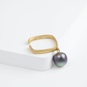 Syami hanging tahitian pearl ear cuff